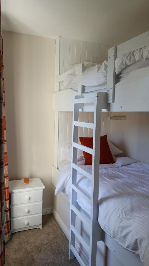 McMullan's Central Bar B&B Cushendall Dış mekan fotoğraf