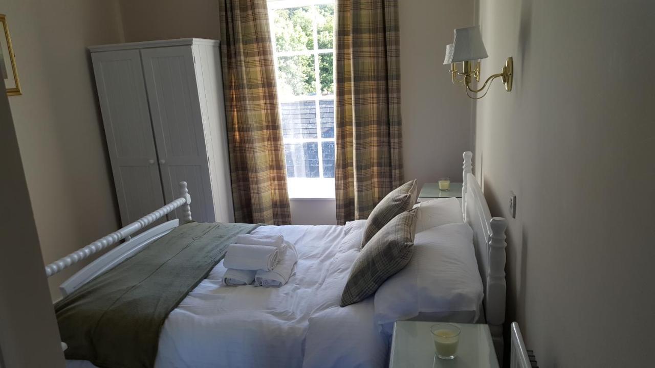 McMullan's Central Bar B&B Cushendall Dış mekan fotoğraf