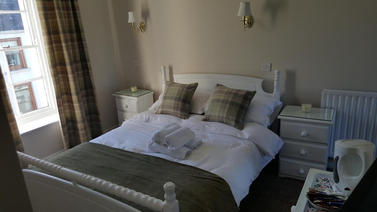 McMullan's Central Bar B&B Cushendall Dış mekan fotoğraf
