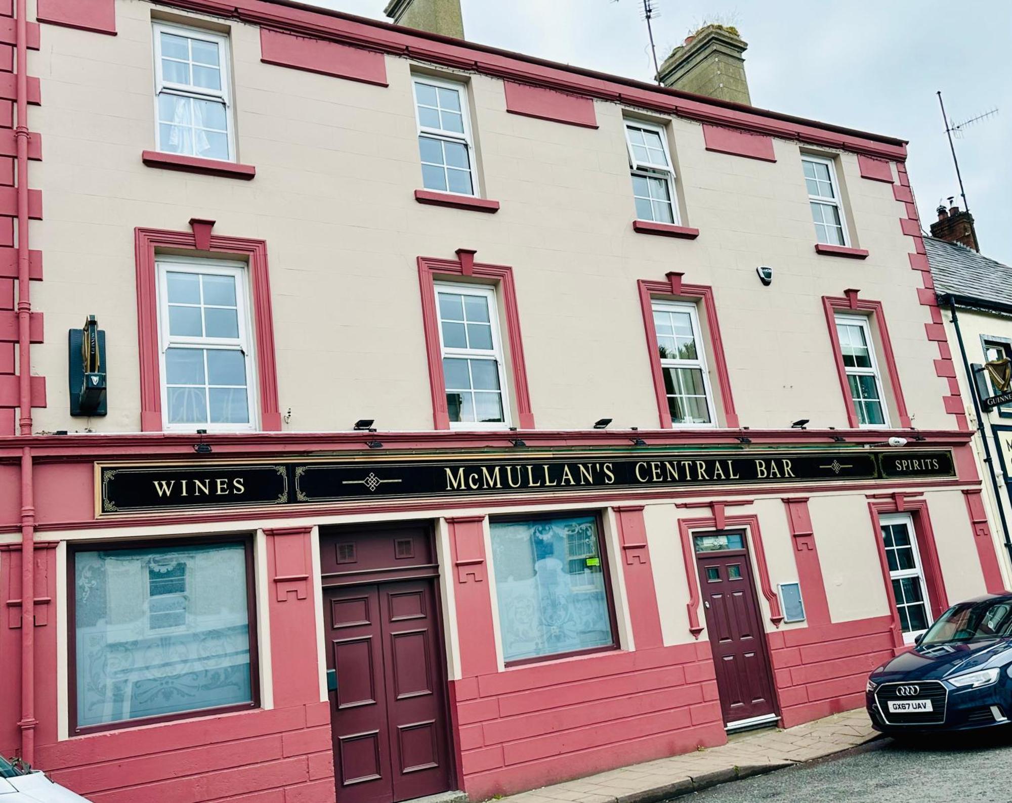 McMullan's Central Bar B&B Cushendall Dış mekan fotoğraf